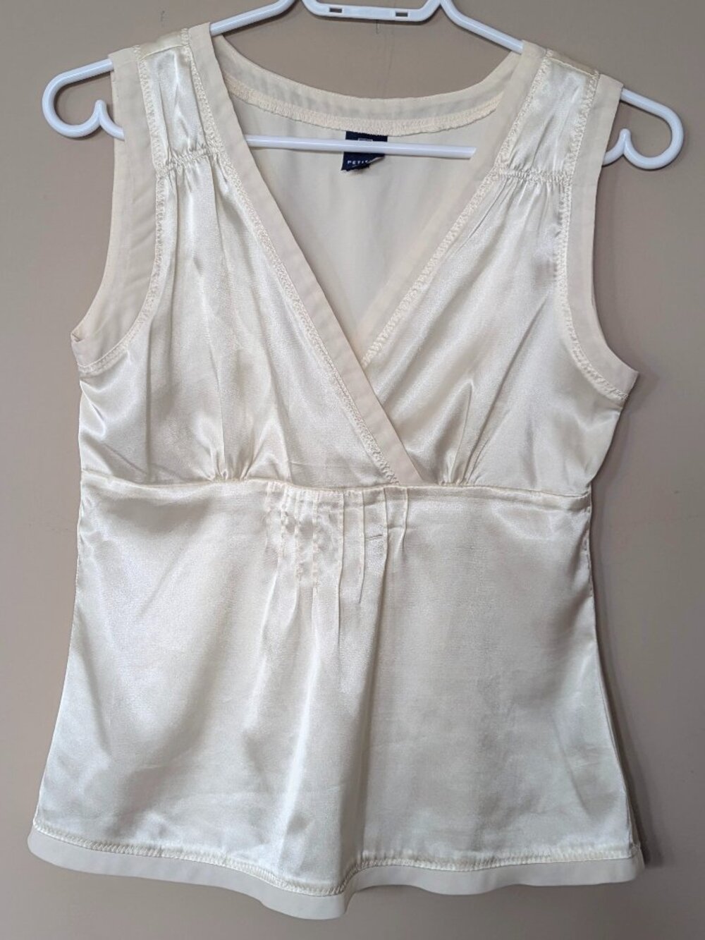 Vintage Y2K Reitmans Ivory Satin Sleeveless Blouse